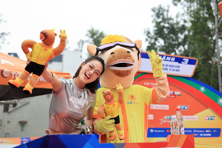 Cúp truyền hình - Ảnh 1.