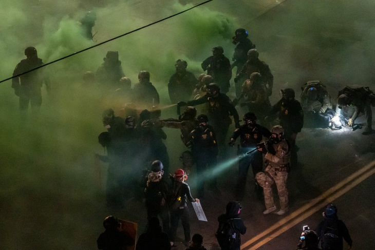 Những bức ảnh báo chí thế giới thay ngàn lời nói - Ảnh 16.