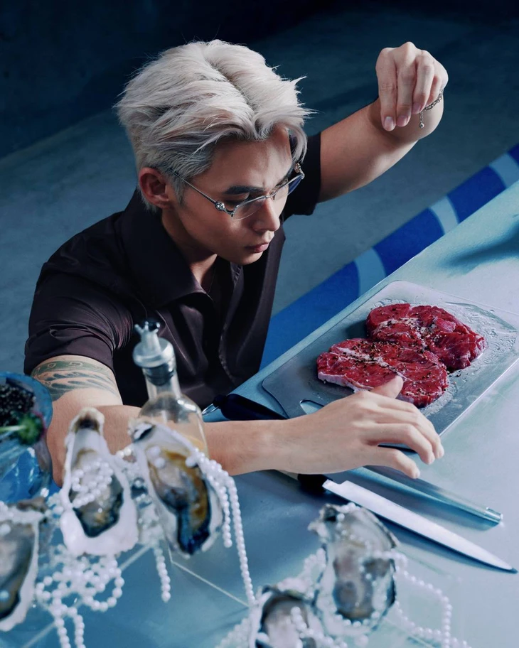 Jun Phạm bị 'tuýt còi', gỡ MV vì hình ảnh gợi dục: Cái giá của sự quá đà? - Ảnh 3.