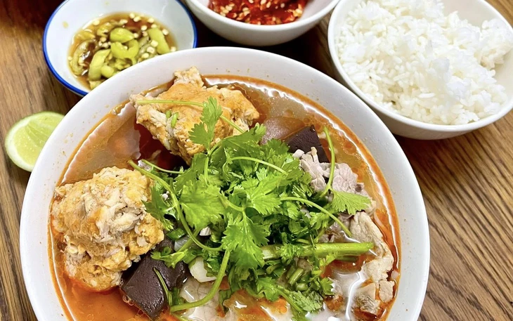 Huế sẽ xác lập kỷ lục Việt Nam với món bún bò Huế - Ảnh 2.