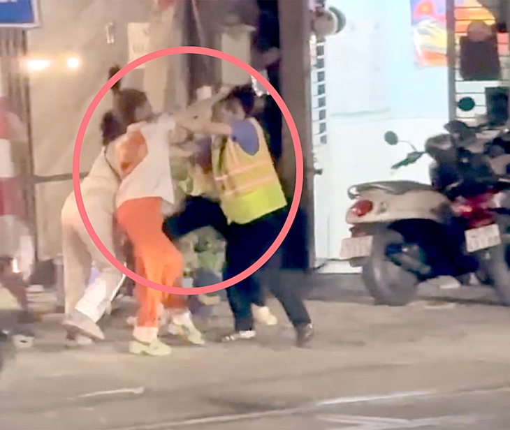 Chặn thói côn đồ lộng hành - Ảnh 1. côn đồ - Ảnh 1.