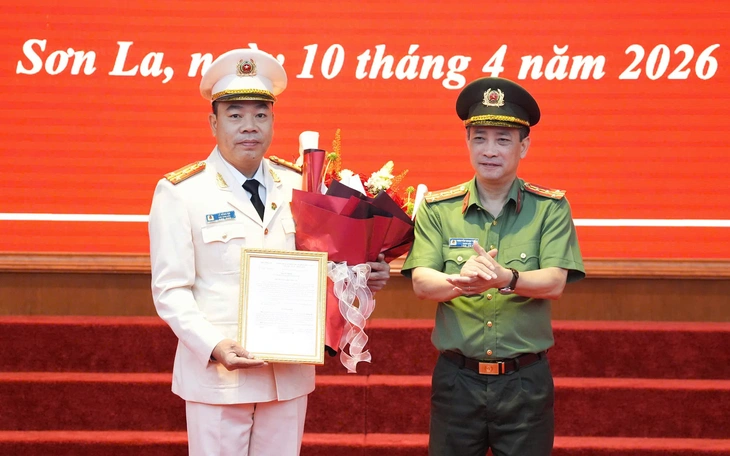 Đại tá Hoàng Quốc Việt giữ chức Giám đốc Công an tỉnh Thanh Hóa - Ảnh 3.
