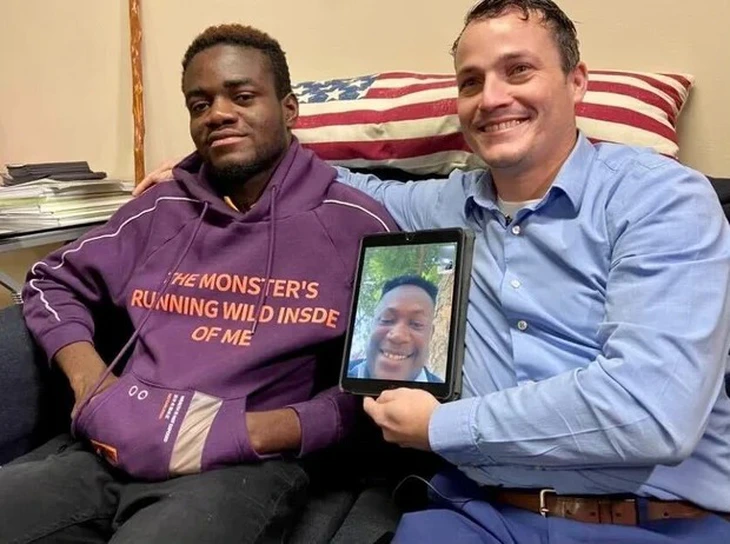 Bỏ luôn 'đào lửa' sau khi nghe lời khuyên của con mồi - Ảnh 1.