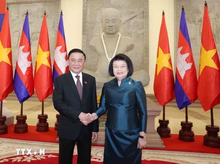 Việt Nam luôn dành ưu tiên cao cho mối quan hệ hữu nghị với Campuchia - Ảnh 1. Campuchia - Ảnh 1.