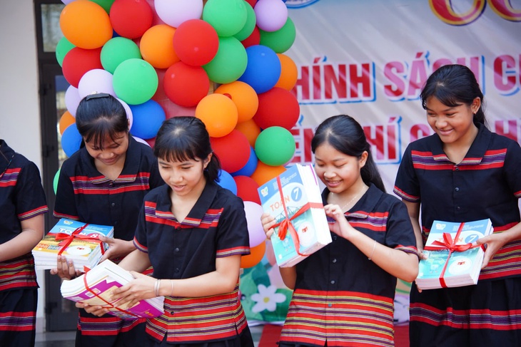 sách giáo khoa - Ảnh 4.