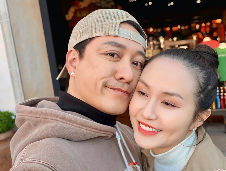 Tuấn Hưng từng tặng vợ 9x biệt thự 50 tỉ, bất động sản trải dài từ Bắc vào Nam   - Ảnh 1.