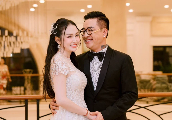 Tuấn Hưng từng tặng vợ 9x biệt thự 50 tỉ, bất động sản trải dài từ Bắc vào Nam   - Ảnh 2.