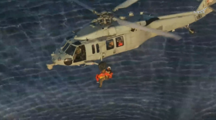 Phi hành đoàn Artemis II rời tàu Orion, ông Trump mời sớm thăm Nhà Trắng - Ảnh 6. Artemis II - Ảnh 7.