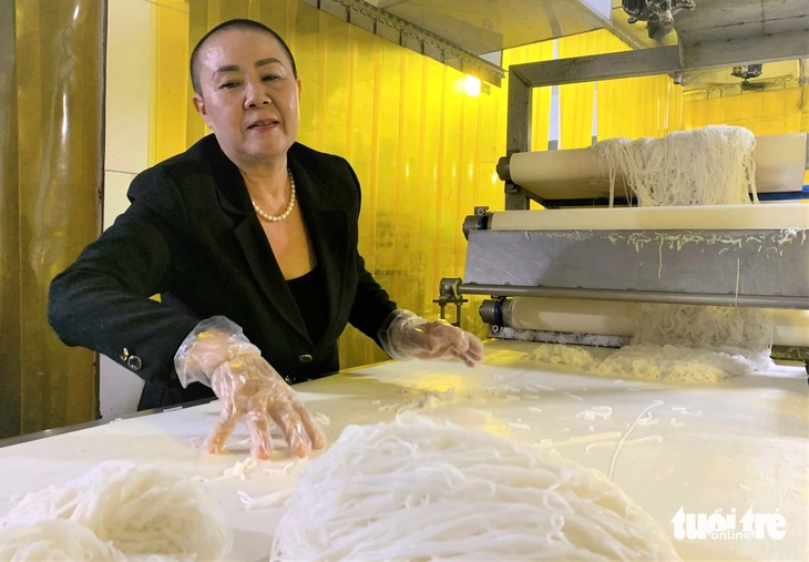 Cơ sở bún 70m² ở TP.HCM kêu cứu trước án phạt 552 triệu đồng: Đơn vị xử phạt nói gì? - Ảnh 1.