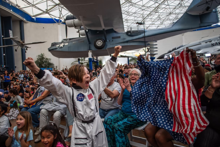 Phi hành đoàn Artemis II rời tàu Orion, ông Trump mời sớm thăm Nhà Trắng - Ảnh 7. Artemis II - Ảnh 9.