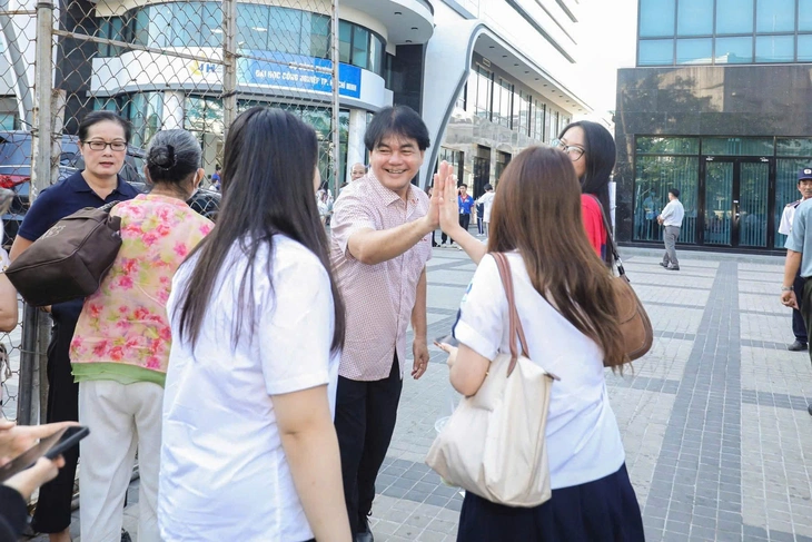 Bức thư 'giải nhiệt' của hiệu trưởng giữa những ngày nắng nóng - Ảnh 2.