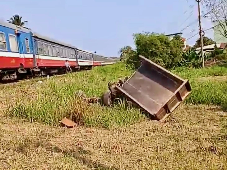 tàu lửa - Ảnh 1.