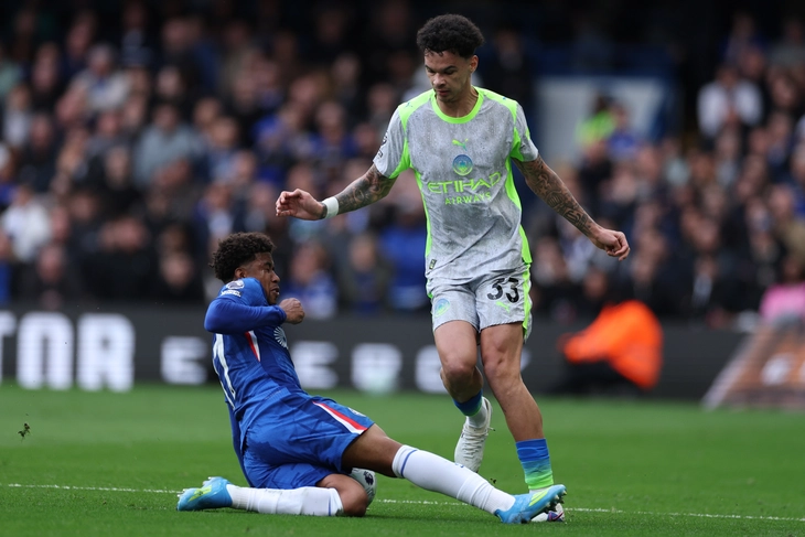 Đè bẹp Chelsea, Man City đe dọa ngôi đầu của Arsenal - Ảnh 3.