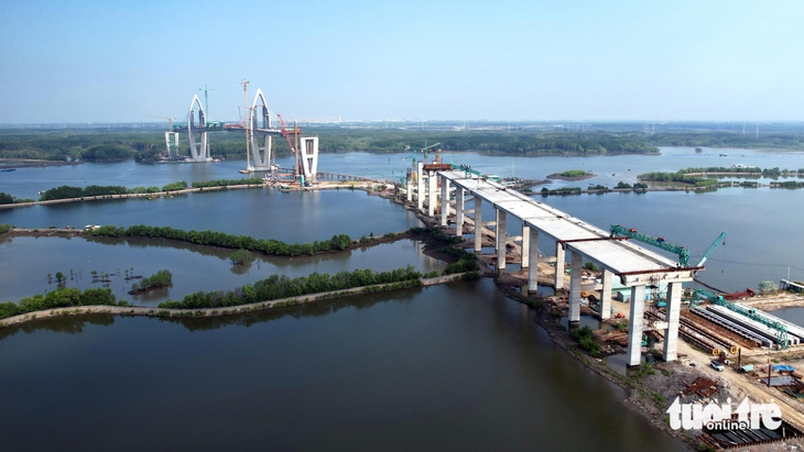 Ngắm cầu Phước An có độ tĩnh không lớn nhất Việt Nam sắp về đích - Ảnh 2.