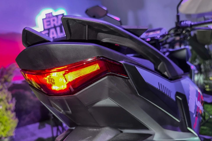 Honda Vario 125 - Ảnh 4.