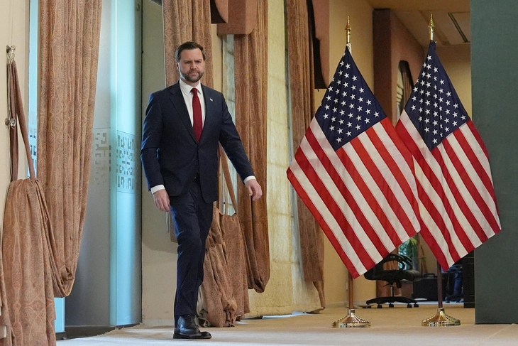 Ông Trump và Ngoại trưởng Rubio đi xem đấu võ trong lúc Mỹ đàm phán với Iran - Ảnh 4.