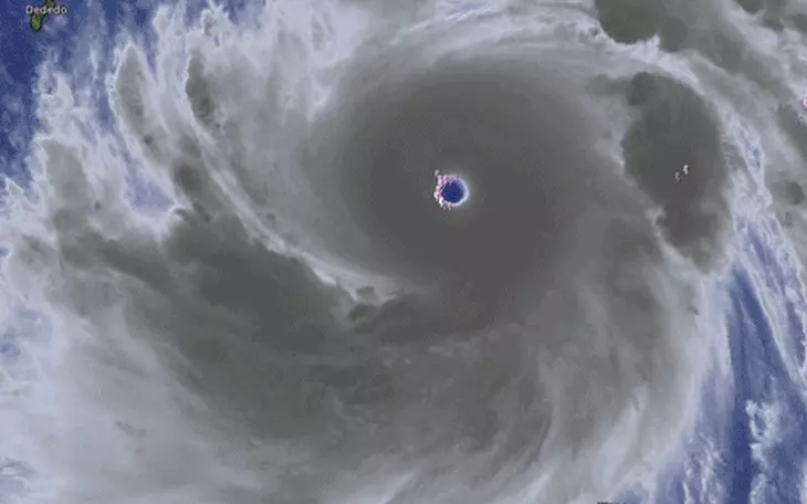 Siêu bão Sinlaku tiếp tục mạnh thêm, gió lên tới 212km/h - Ảnh 2.