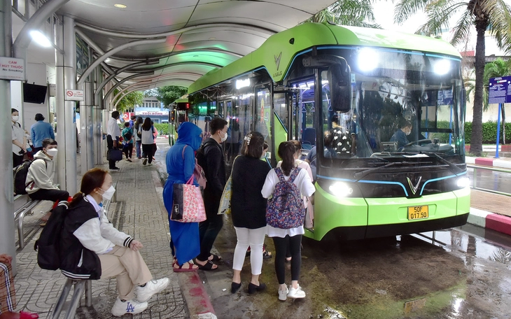 27 giải pháp nào TP.HCM triển khai song song với miễn phí xe buýt? - Ảnh 2.