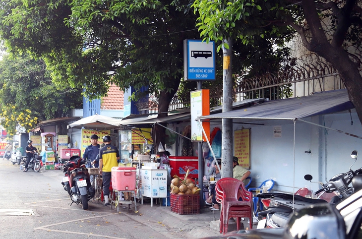 vỉa hè - Ảnh 1.