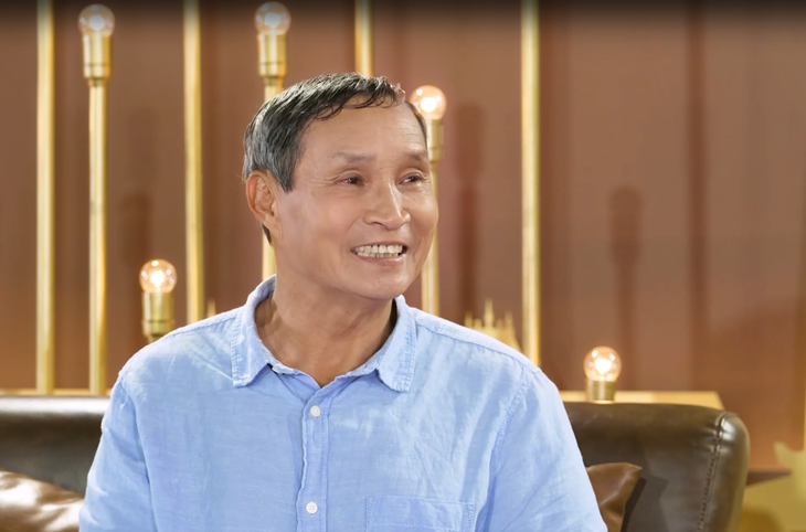 Huấn luyện viên Mai Đức Chung cuối tuần kể chuyện sau ánh hào quang cầu thủ nữ - Ảnh 1.
