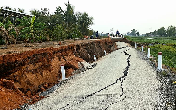 Công chứng giao dịch bất động sản nên bắt buộc hay tùy theo nhu cầu? - Ảnh 2.