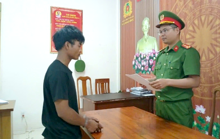 Giả danh công an, dùng súng nhựa cướp tài sản ở Lâm Đồng - Ảnh 1.