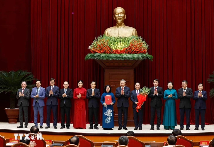 Tổng Bí thư, Chủ tịch nước Tô Lâm chủ trì Hội nghị công bố các Quyết định về công tác cán bộ - Ảnh 3. Tổng Bí thư, Chủ tịch nước Tô Lâm chủ trì Hội nghị công bố các quyết định về công tác cán bộ - Ảnh 4.