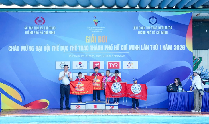 Khai mạc Giải bơi chào mừng Đại hội Thể dục Thể thao TP.HCM - Ảnh 2.