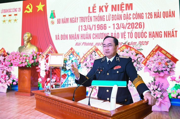 Lữ đoàn Đặc công 126 Hải quân đón nhận Huân chương Bảo vệ Tổ quốc hạng nhất - Ảnh 2.