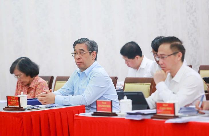 Tổng Bí thư, Chủ tịch nước, Thủ tướng dự hội nghị quán triệt nghị quyết Hội nghị Trung ương 2 - Ảnh 6. Tổng Bí thư, Chủ tịch nước - Ảnh 5.