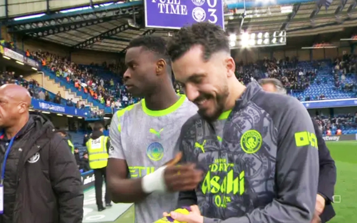 Fan bật cười vì lý do bị thẻ đỏ của cầu thủ Granada - Ảnh 2.