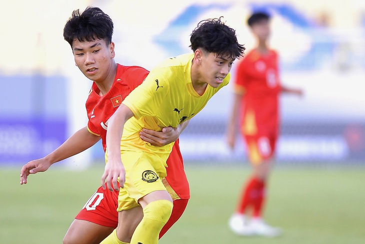 U17 Việt Nam thị uy sức mạnh trước U17 Malaysia - Ảnh 2.