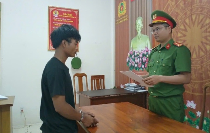 Giả danh công an, dùng súng nhựa cướp tài sản ở Lâm Đồng - Ảnh 1.