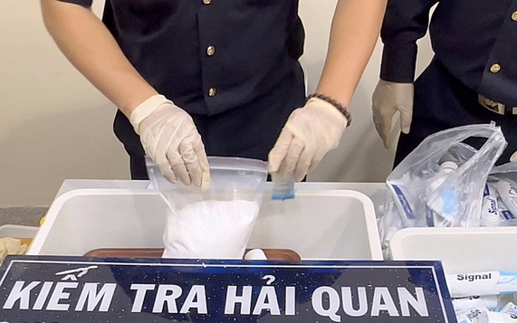 Tử hình 2 người trong đường dây mua bán, vận chuyển hơn 1 tạ ma túy xuyên quốc gia  - Ảnh 2.