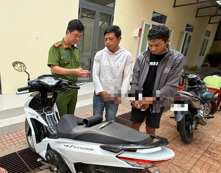 Trộm xe máy liên tỉnh, khi bị công an vây bắt thì dùng bình xịt hơi cay chống trả - Ảnh 1.