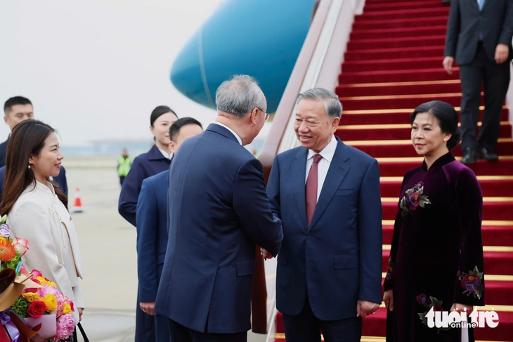 Tổng Bí thư, Chủ tịch nước Tô Lâm và Phu nhân đến Bắc Kinh, bắt đầu chuyến thăm Trung Quốc - Ảnh 2. Tổng Bí thư, Chủ tịch nước Tô Lâm - Ảnh 2.