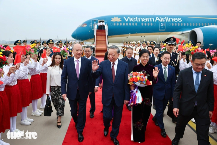 Tổng Bí thư, Chủ tịch nước Tô Lâm và Phu nhân đến Bắc Kinh, bắt đầu chuyến thăm Trung Quốc - Ảnh 5. Tổng Bí thư, Chủ tịch nước Tô Lâm - Ảnh 5.