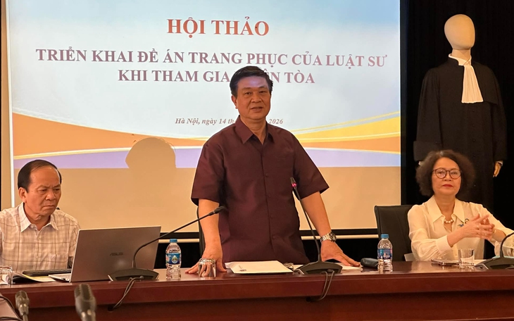 áo choàng luật sư - Ảnh 1.