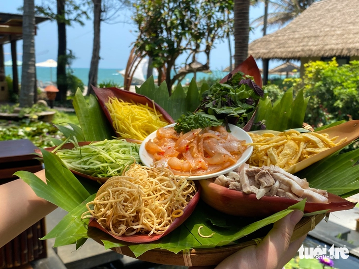 Món đặc sản Mũi Né khiến thực khách thích thú: ngon miệng, đã mắt - Ảnh 1. lẩu thả - Ảnh 1.