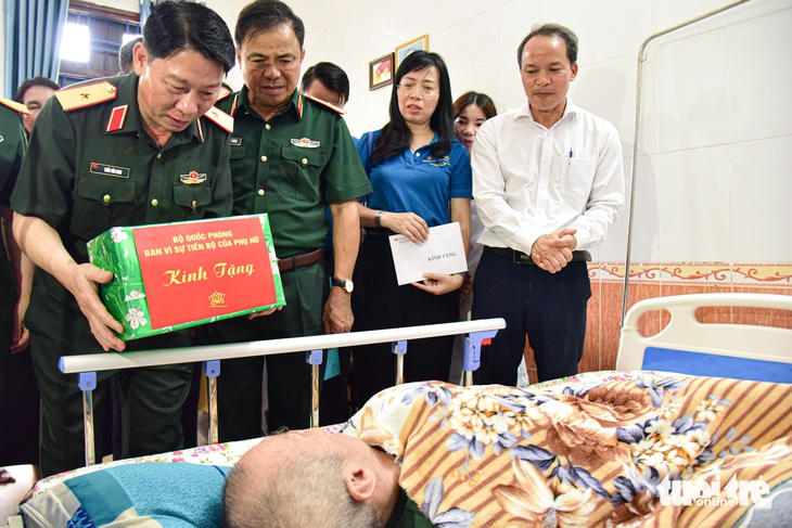 Tích cực nâng cao năng lực, bảo đảm an toàn cho phụ nữ quân đội trong kỷ nguyên số - Ảnh 5.