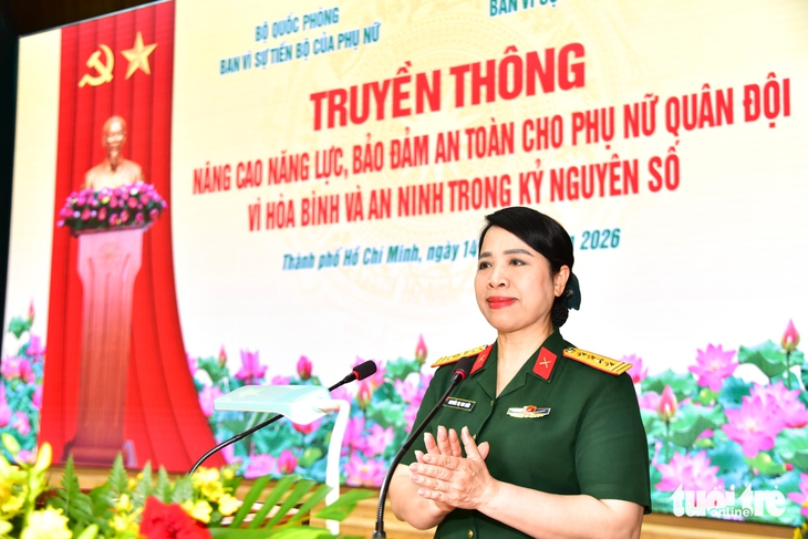 Tích cực nâng cao năng lực, bảo đảm an toàn cho phụ nữ quân đội trong kỷ nguyên số - Ảnh 2.