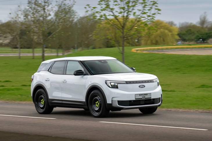 Ford Explorer - Ảnh 7.