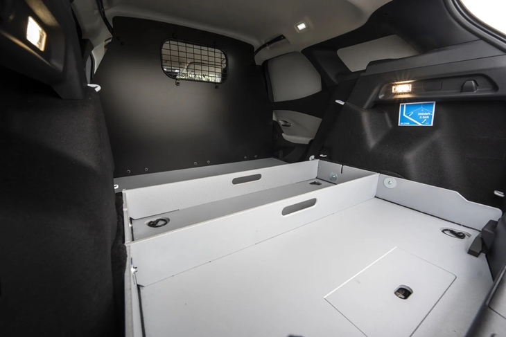 Ford Explorer - Ảnh 6.