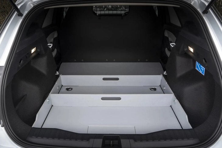 Ford Explorer - Ảnh 4.