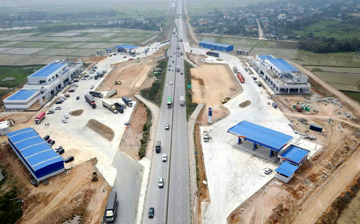 Cao tốc Bắc - Nam có 21 trạm dừng nghỉ hoạt động dịp nghỉ lễ 30-4, 1-5 - Ảnh 2.