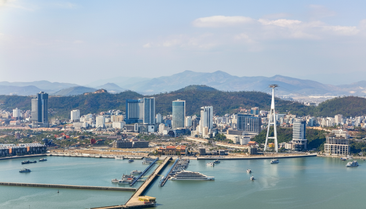 Bộ Chính trị đồng ý chủ trương thành lập thành phố Quảng Ninh - Ảnh 1.