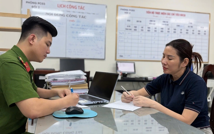 Bắt 6 người thu gom 800 tấn xà bần để san lấp mặt bằng ở xã Tân Vĩnh Lộc - Ảnh 3.