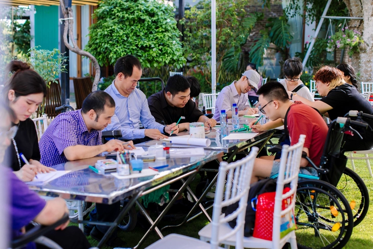 người khuyết tật - Ảnh 2.