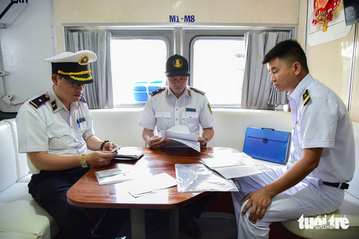 Tăng cường kiểm tra, đảm bảo an toàn giao thông đường thủy dịp lễ Giỗ Tổ Hùng Vương, 30-4 và 1-5 - Ảnh 2.