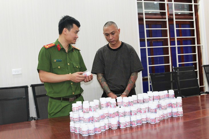 xịt sơn - Ảnh 2.